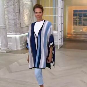 NWOT Cotton Silk Oversized V-neck Knitted Poncho Wrap